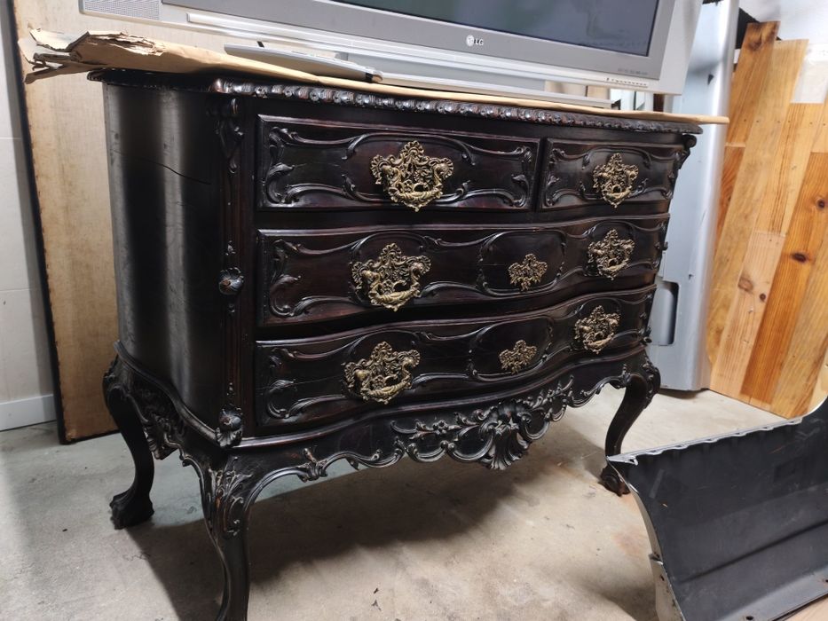 Móvel aparador antigo