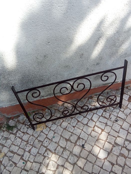 Grade robusta em ferro! Proteção de janelas!