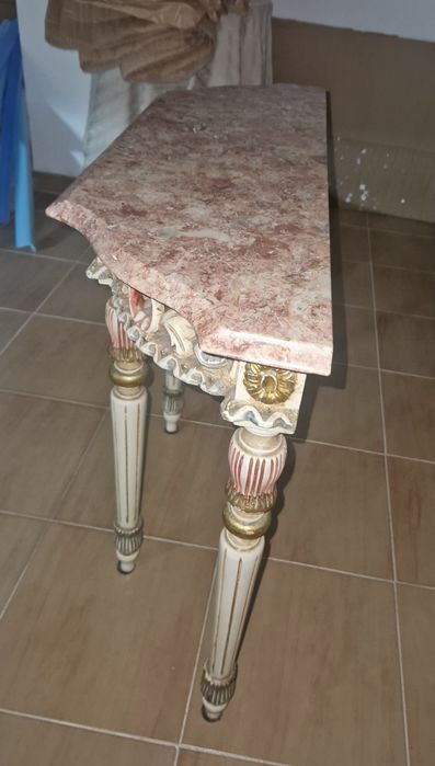 Mesa de madeira/tampo pedra