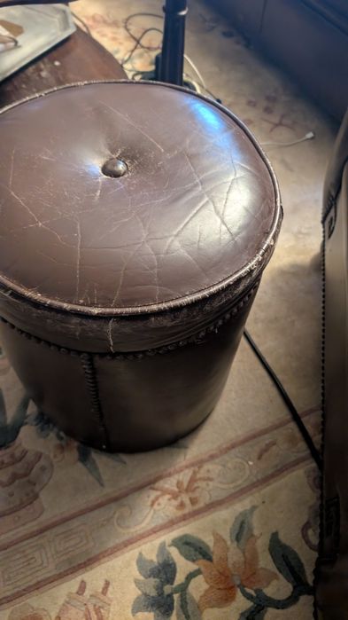 Conjunto sofá + 2 cadeirões+ 2 pousa pés