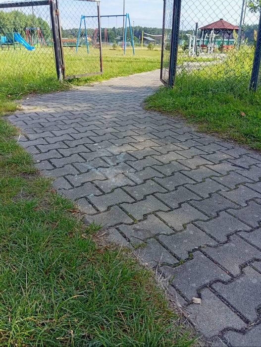 Myjemy na błysk kostkę brukową elewacje dachy