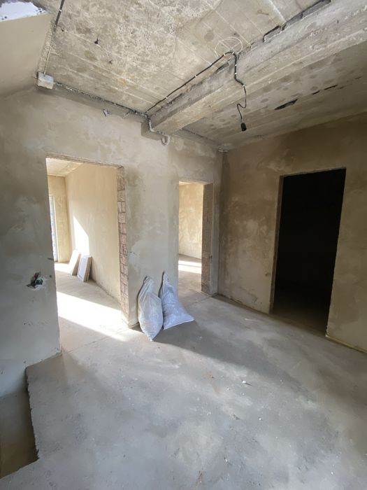 (Роша) Продаж останього тауну з міськими комунікаціями