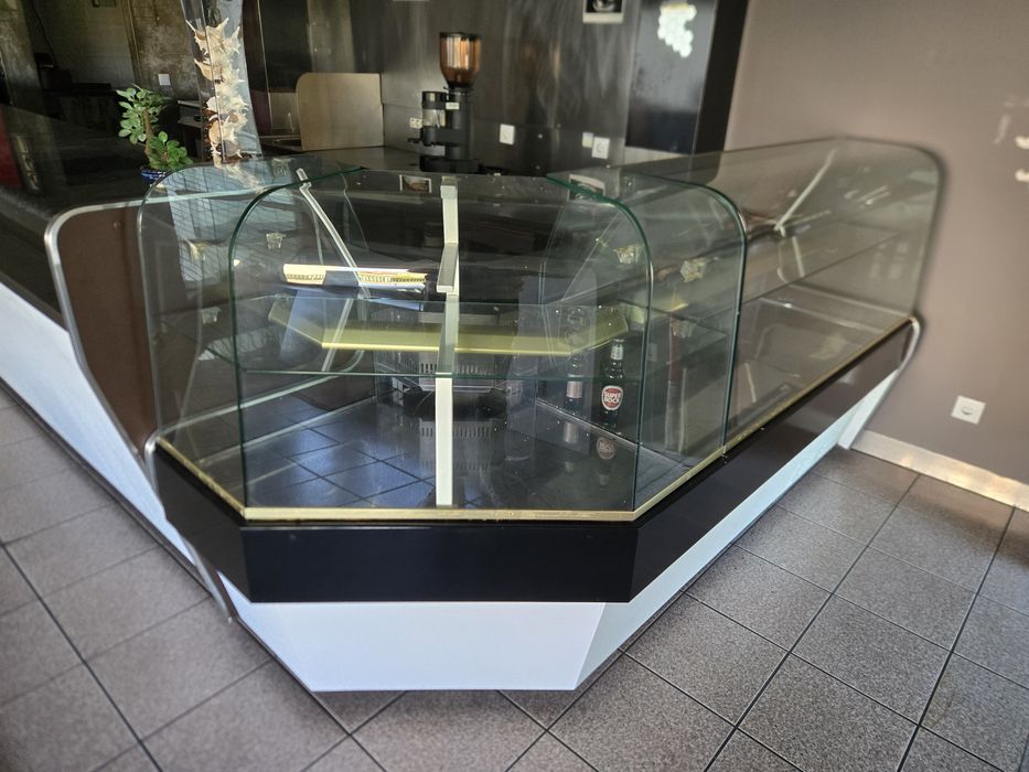 Balcões e vitrine refrigerados