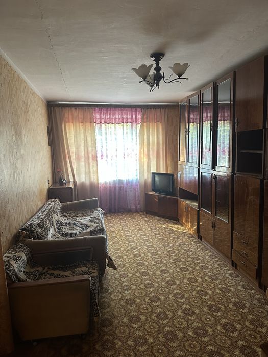 Продам 3-кімнатну квартиру, на другому поверсі. Центр  Багачевого