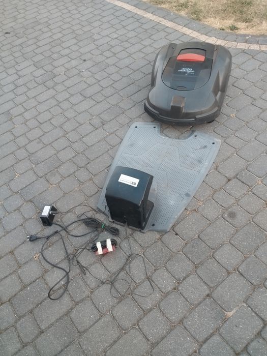 Robot koszący Husqvara automower 230 acx mały przebieg