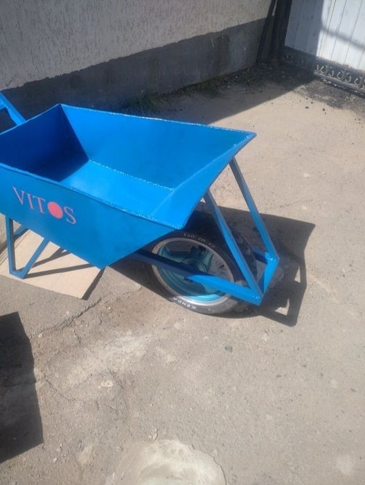 Продам добротну міцну садову тачку