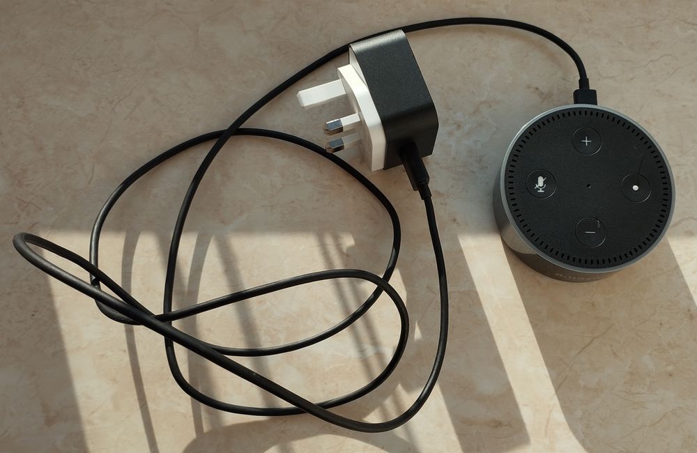 Розумна колонка Amazon Echo Dot 2