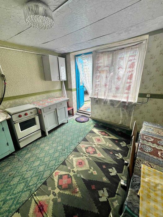 Продається ВИДОВИЙ 2-х поверховий будинок з двома гаражами,