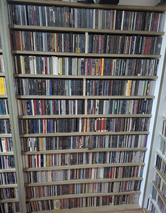 Vendo e compro CDs e Cassetes Audio