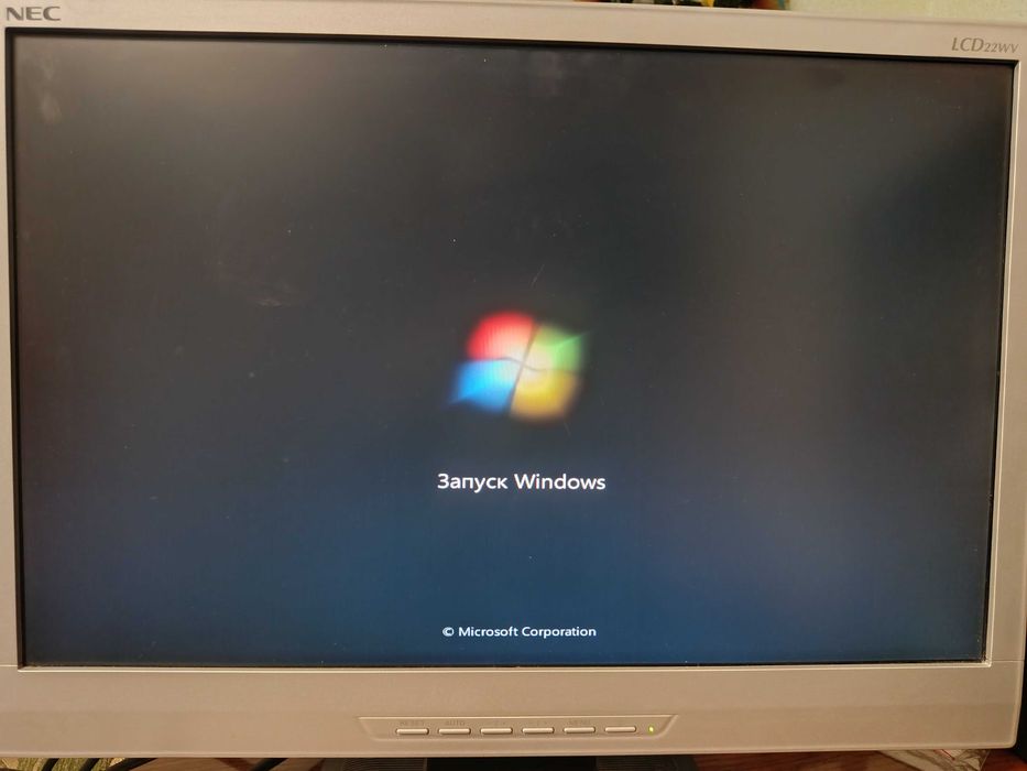Монитор- NEC LCD22WV
