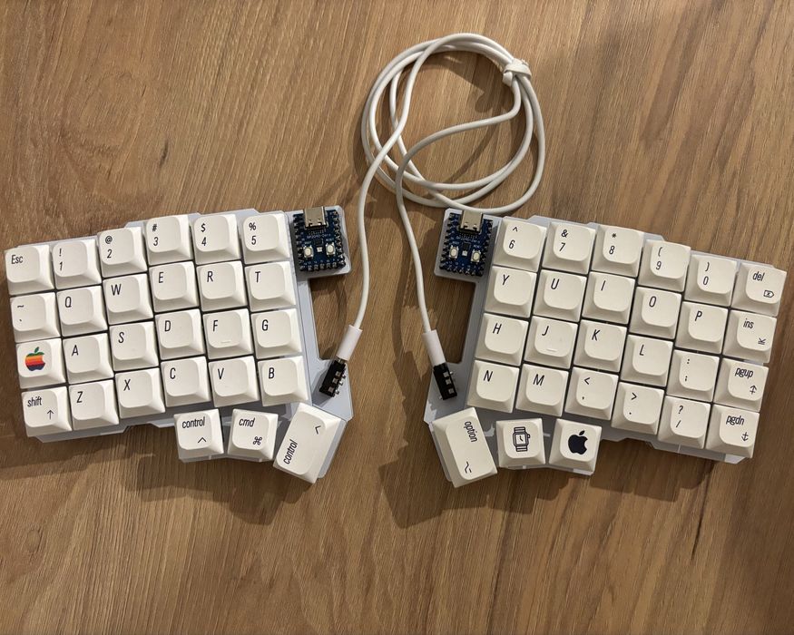 Ергономічна механічна клавіатура / Mechanical split keyboard Silakka54