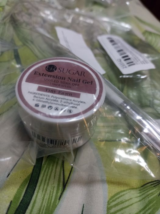 Самовирівнюючий гель для нігтів