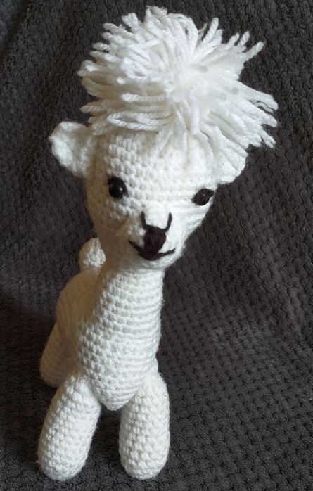 Ręcznie robiona na szydełku lama, amigurumi