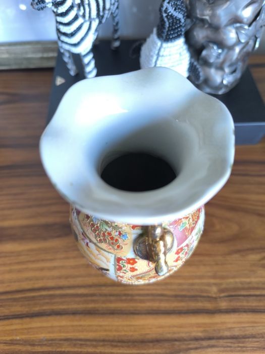 Jarra chinesa pintada á mão