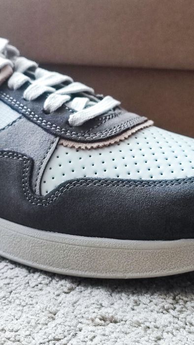 Sapatilhas Clarks nobuck NOVAS