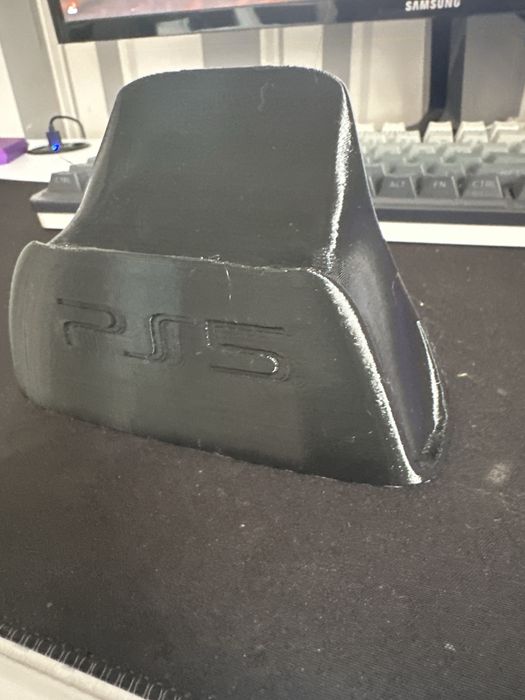Podstawka na kontroler dualsense z napisem ps5