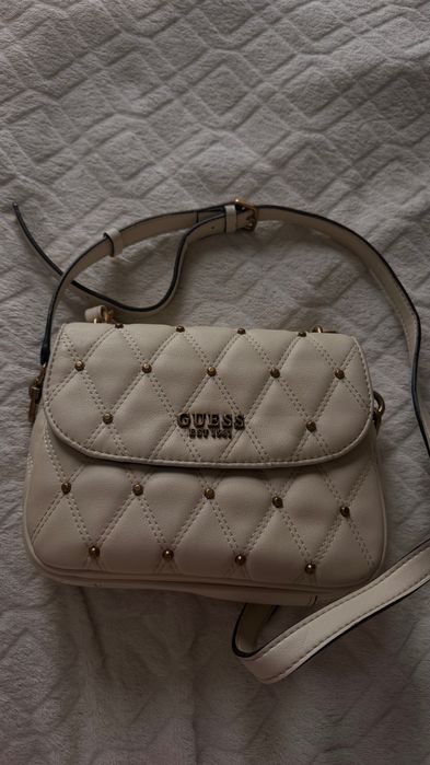 Biała torebka damska Guess