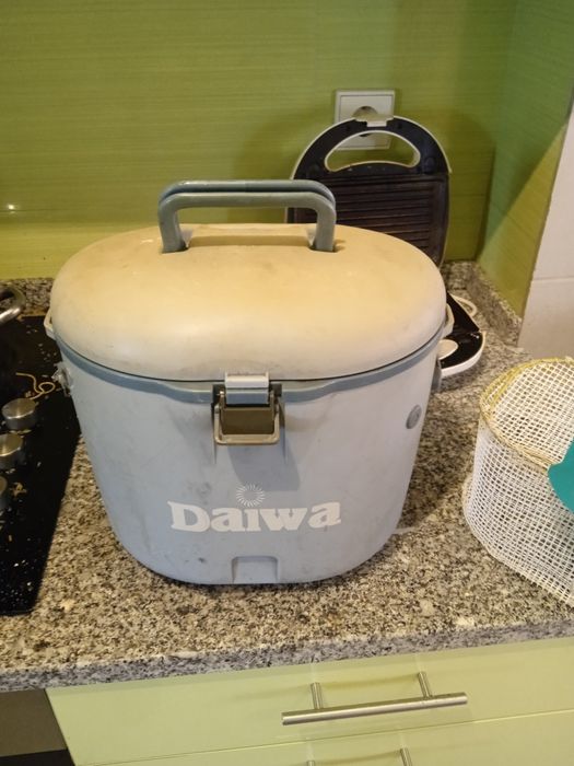 Viveiro para pesca desportiva por terra ou embarcado.