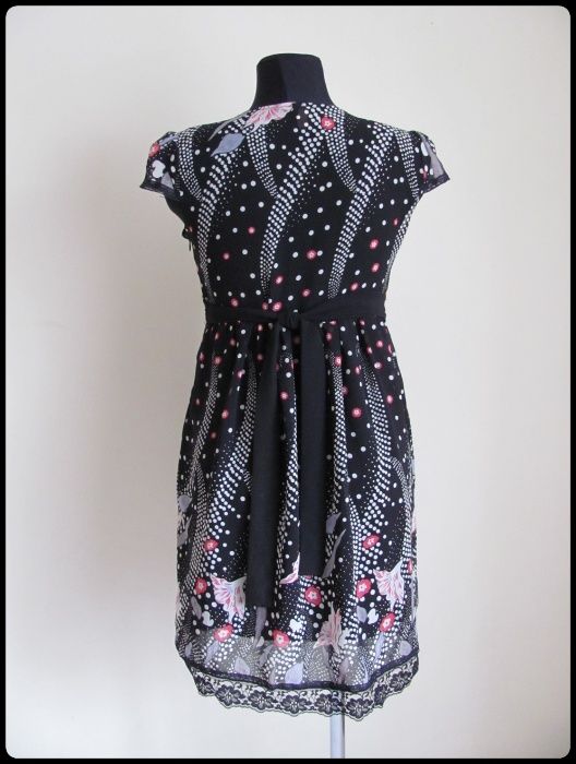 Lekka zwiewna sukienka z koronką 38 M