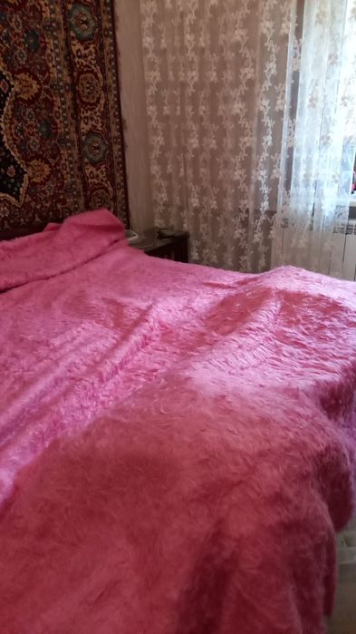 Мех искусст-й КУСОК роз.цв2.1*4.20-2000грн+шторы кусок 5*2,70-1500грн