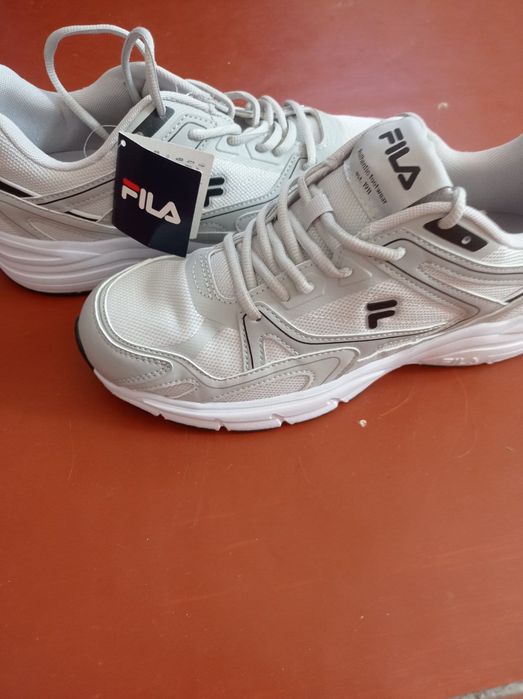 Кроссовки мужские новые 43р