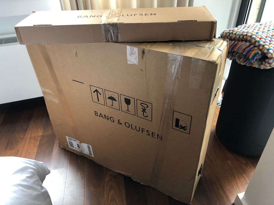 Bang & Olufsen BEOVISION 10-32 na caixa com defeito