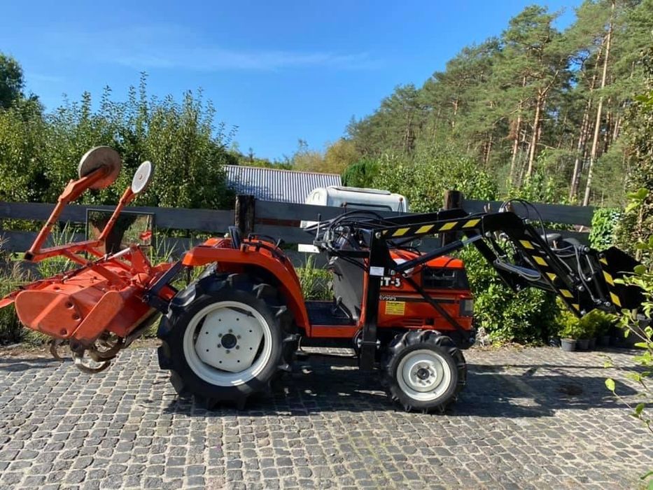 Traktorek kubota GT3 glebogryzarka tur oraz niwelator krata.