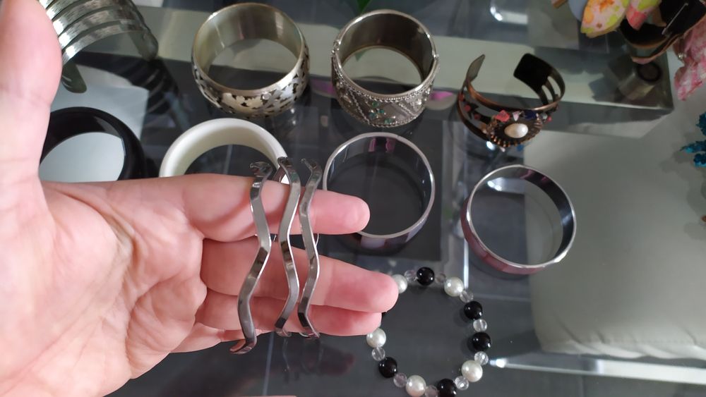Lote de 13 pulseiras novas por 49,99€ ou 7,99€ cada