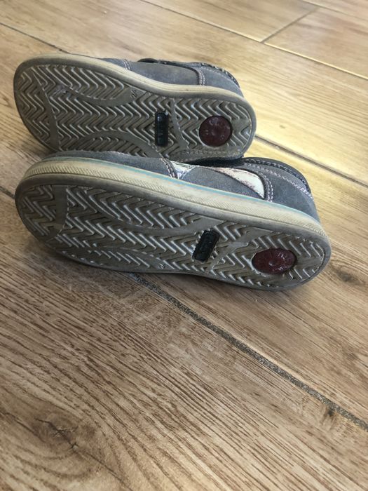 Buty 24, trzewiki