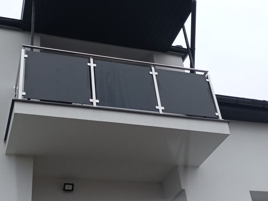 Balustrady nierdzewne szklane schody bramy