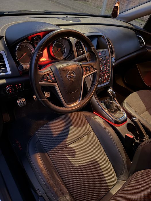 Opel Astra J 1.7 CDTI 131cv | DISTRIBUIÇÃO NOVA | GPS | Revisões em Dia