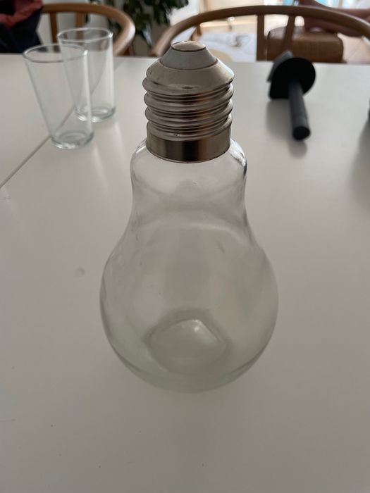 Garrafa/frasco em forma de lâmpada