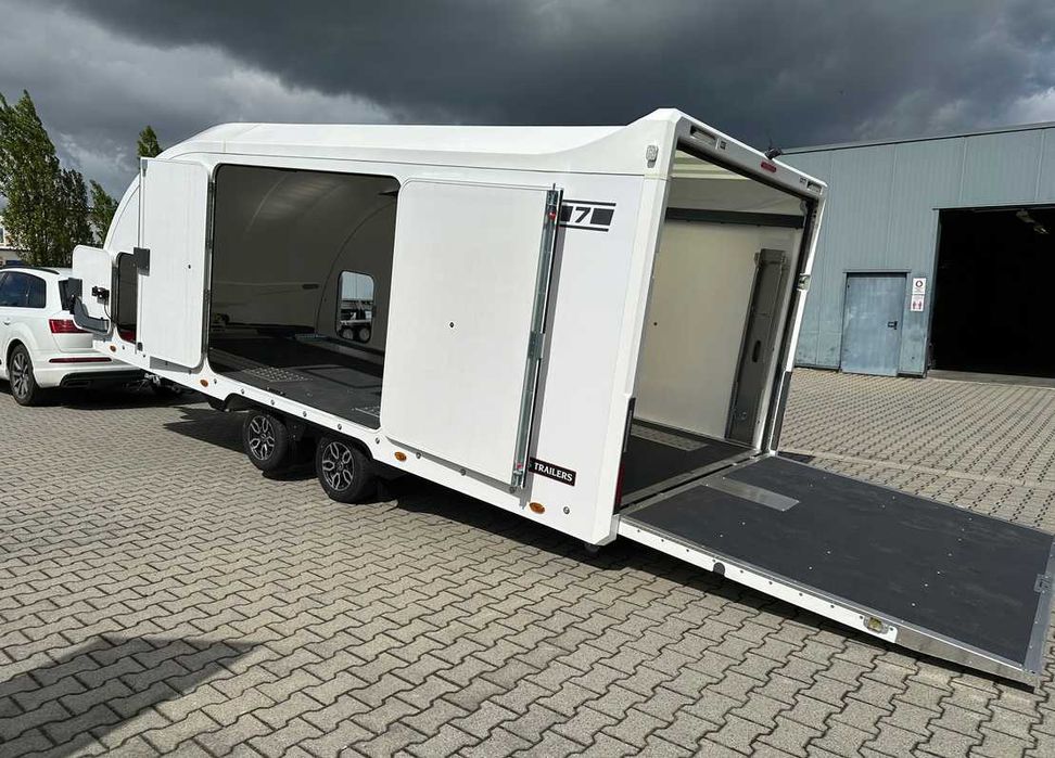 Przyczepa zamknięta 5,5x2,3 Brian James Trailers Race Transporter 7