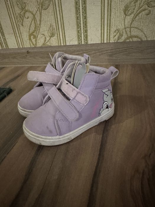 Продам ботинки детские