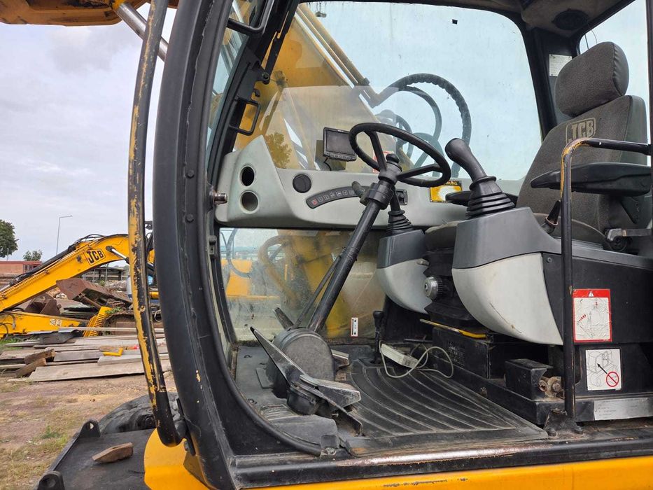 Koparka kołowa JCB
