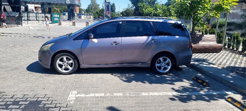 Мітсубісі грандіс в доброму стані