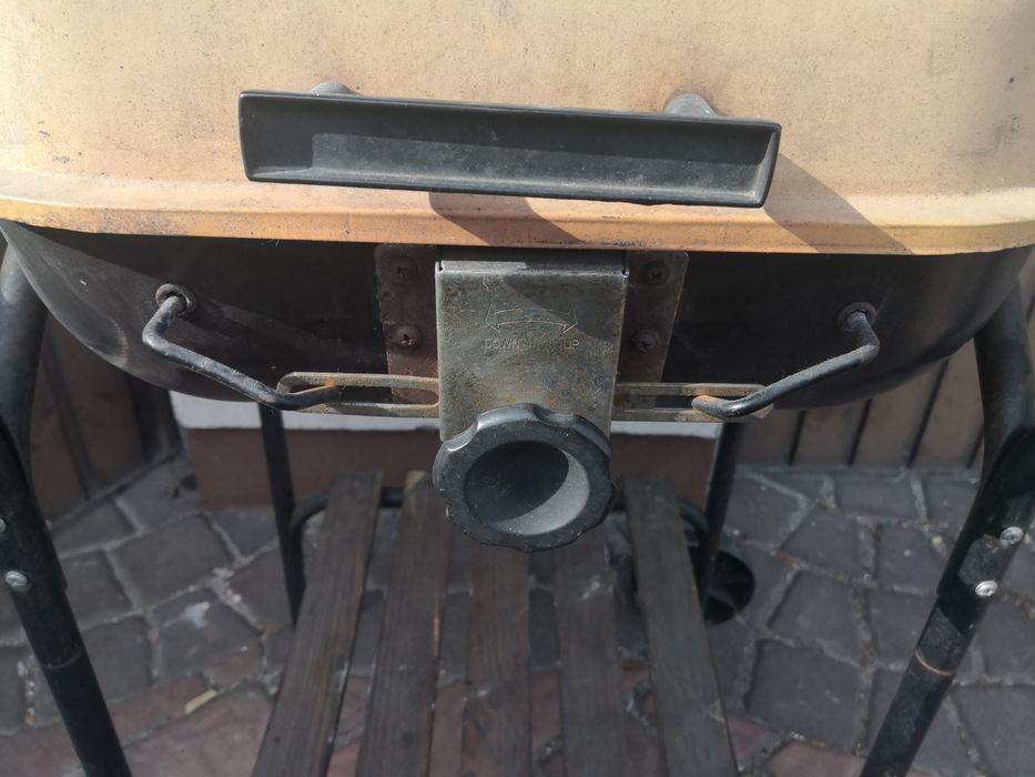 Grill węglowy na kółkach  zamykany nowy gruby ruszt 40x45cm