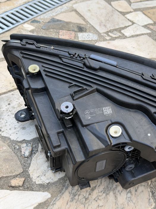 Farol difeito full led mercedes GLC