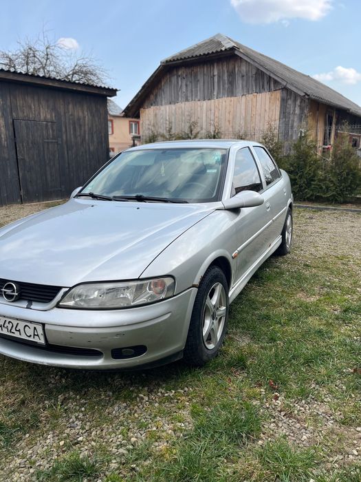 Автомобіль Опель вектра В
