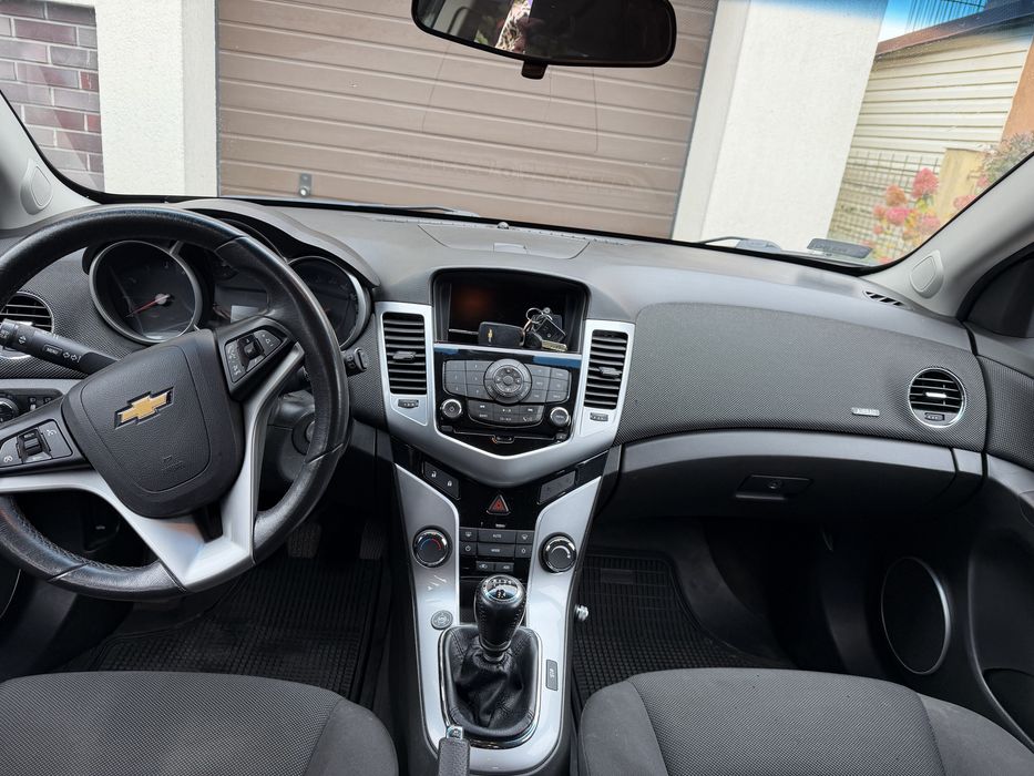 Chevrolet cruze hatchback