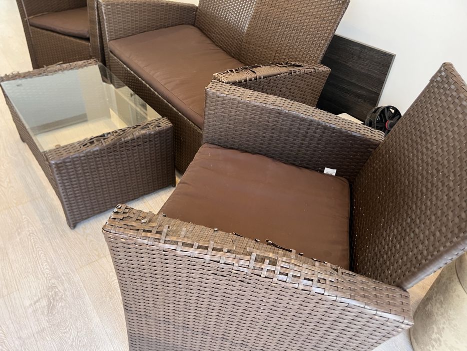 Conjunto de Jardim em Rattan Sintético – Sofá + 2 Poltronas + Mesa de Cent