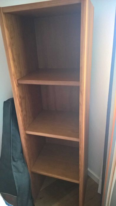 Cômoda e estante em madeira maciça