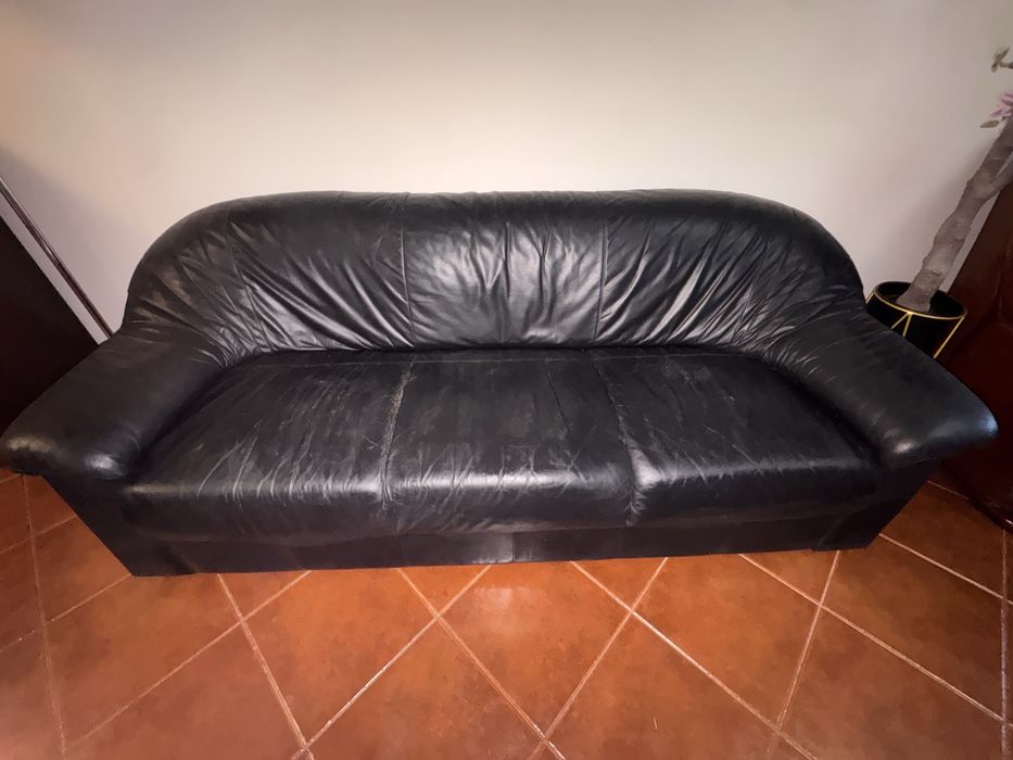 Sofa em pele usado