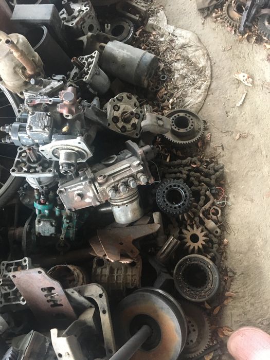 Продам запчастини до різних тракторів 80-90р.