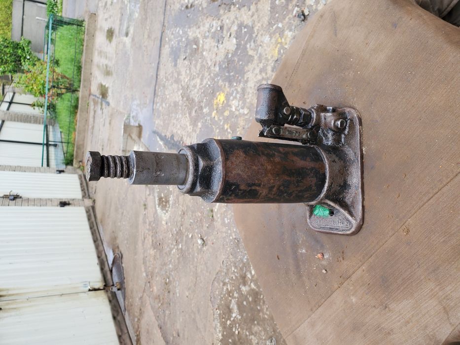 Продам Домкрат гидравлический ШААЗ 5 тонн СССР