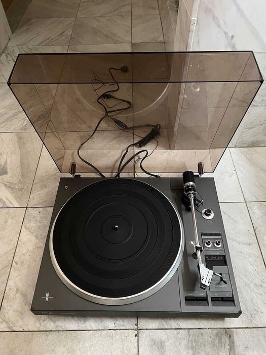 Проигрыватель пластинок Philips AF-777