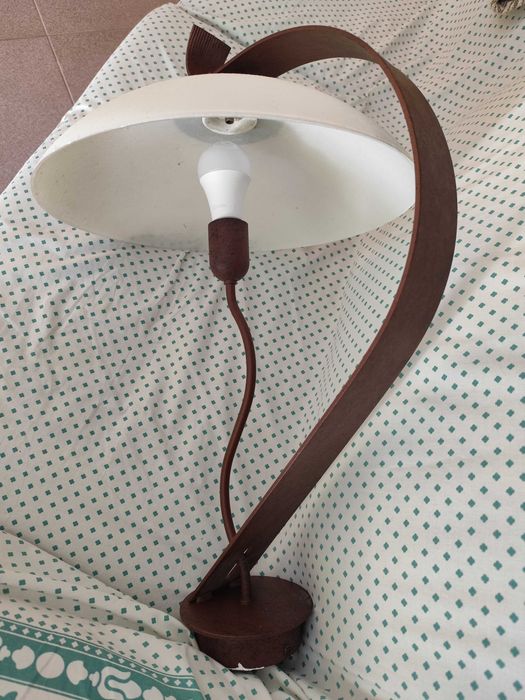 Candeeiro de teto em metal – 60 cm – decorativo