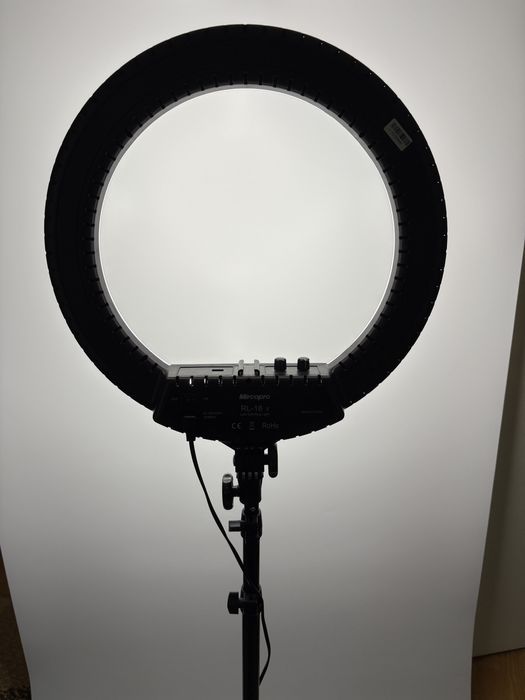 Професійна кільцева лампа зі штативом Mircopro RL-18II