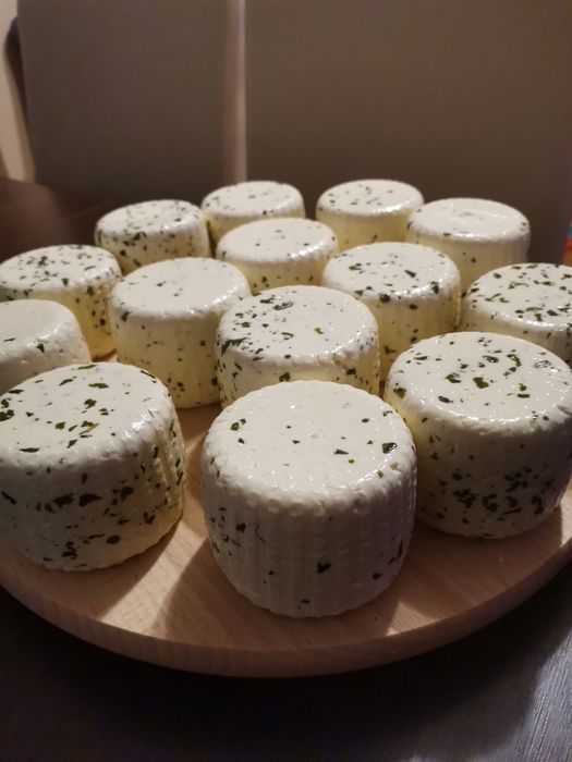 Ser podpuszkowy z czosnkiem niedźwiedzim - mleko z genem A2