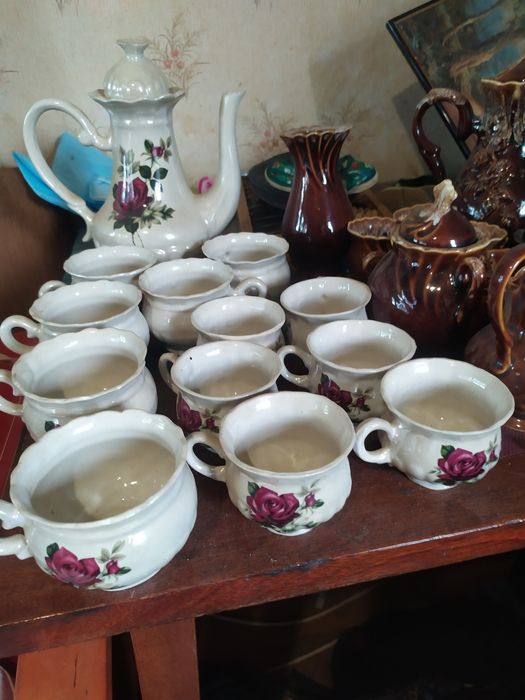 Набор из 12 чашек и чайник